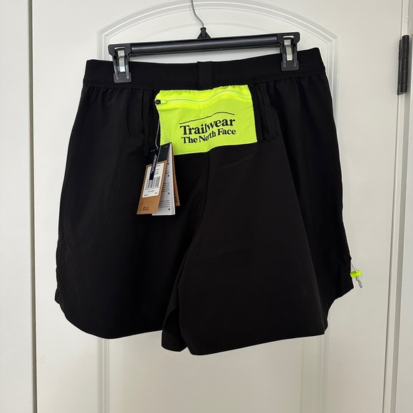 The North Face Women’s Black Trailwear OKT Trail Short - Medium NWT - Picture 6 of 9